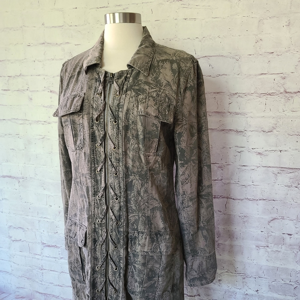 Pam & Gela Tropical Palm Camo Print Long Line Zip Front Utility Jacket Medium